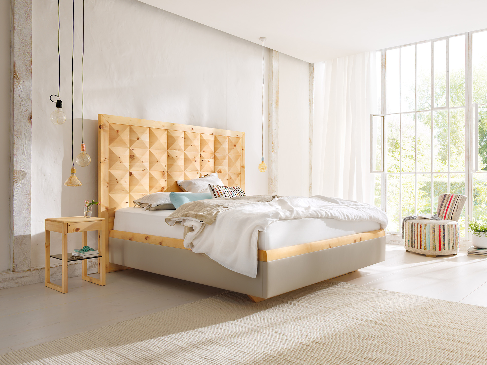 Zirbenbett als Boxspringbett gesund Schlafen mit der Zirbe