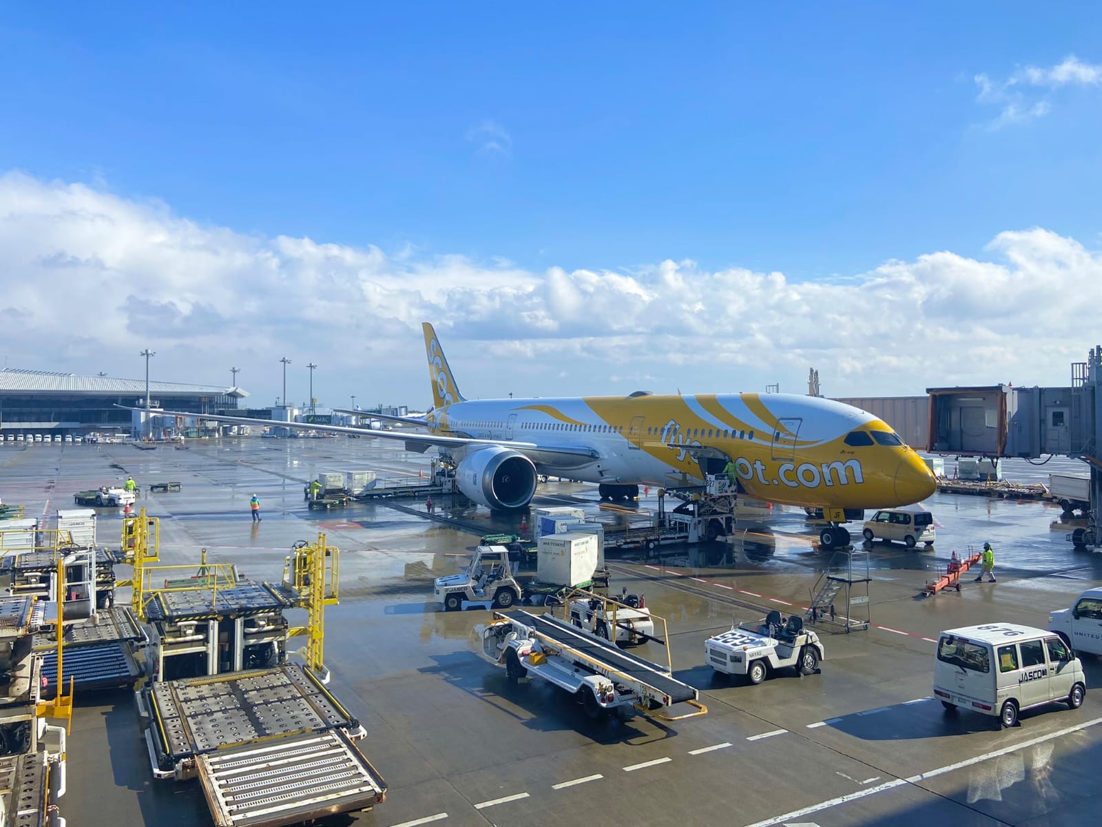 Pesawat Scoot TR993 Gagal Lepas Landas Akibat Ledakan Power Bank Deras