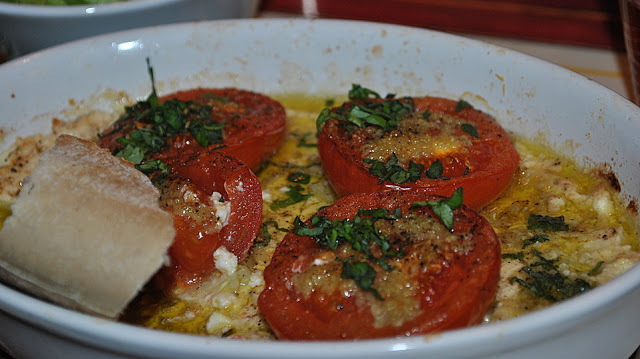 Gegrillter Schafskäse mit Knoblauchtomaten Schnelle Küche