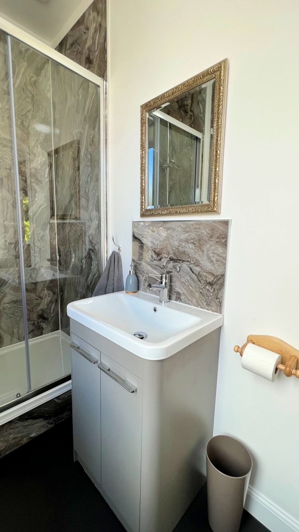 1 Mackenzie Street Derek Mackenzie Solicitors & Estate Agent