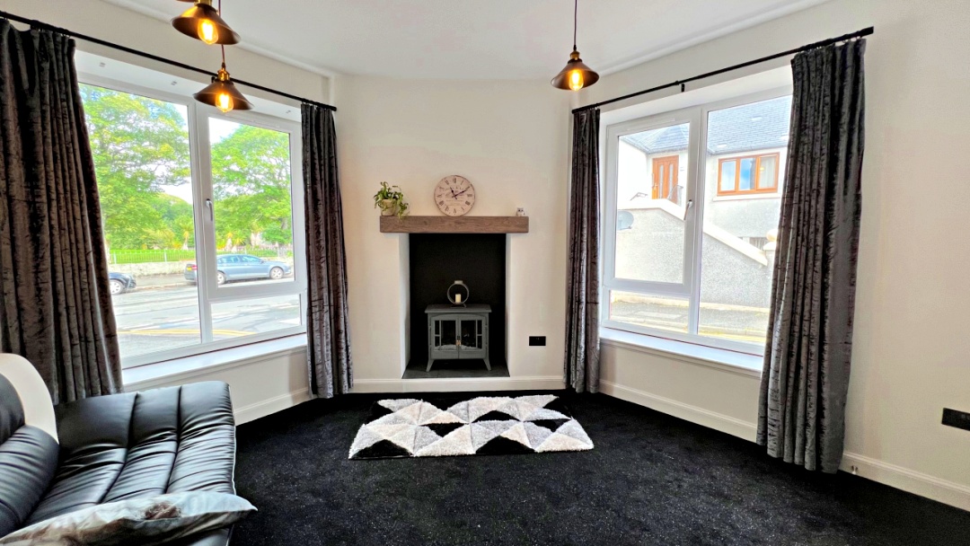 1 Mackenzie Street Derek Mackenzie Solicitors & Estate Agent