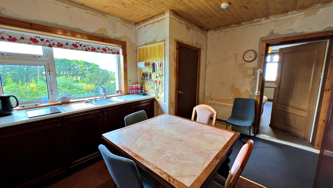 77 Hill Street Derek Mackenzie Solicitors & Estate Agent