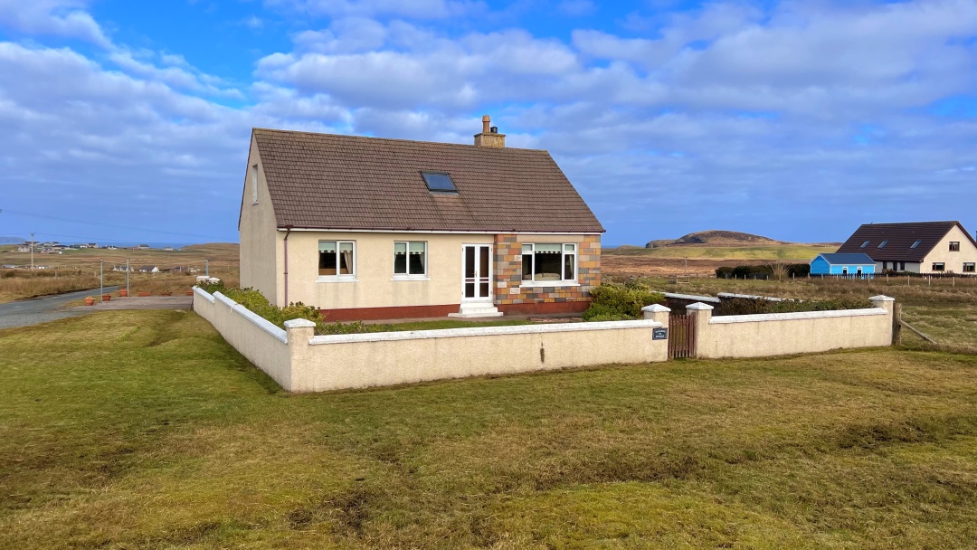 ‘Kelvindale’ 2B Broker Derek Mackenzie Solicitors & Estate Agent