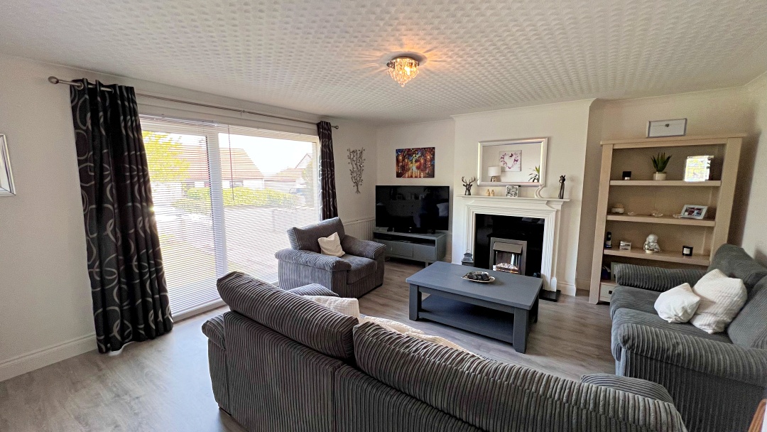 8 Stile Walk Derek Mackenzie Solicitors & Estate Agent