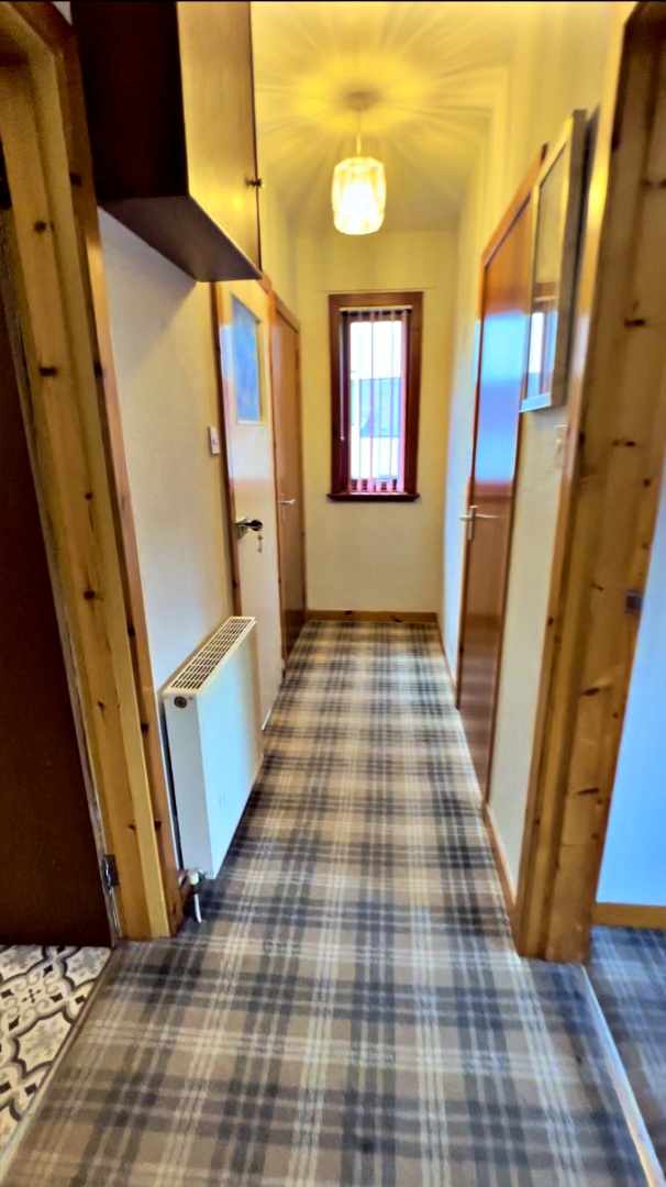 37 Macaulay Road Derek Mackenzie Solicitors & Estate Agent