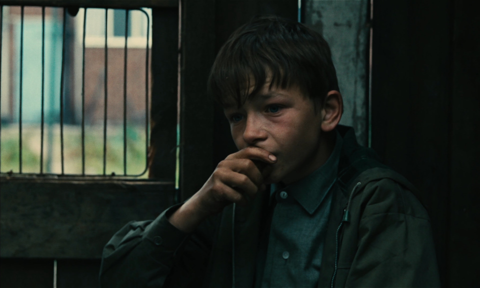 Kes ***** (1969, David Bradley, Lynne Perrie, Colin Welland, Brian