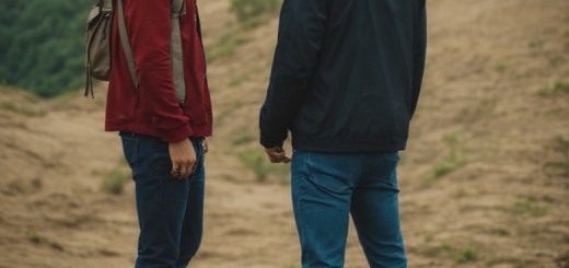 Derimot: Allianser endres. Gamle fiender er blitt venner mot felles fiende. – Derimot