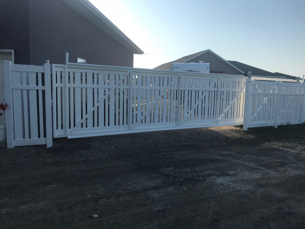 Vinyl Driveway Gates
