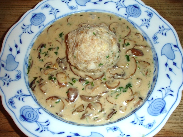 Rahmschwammerl mit Semmelknödel