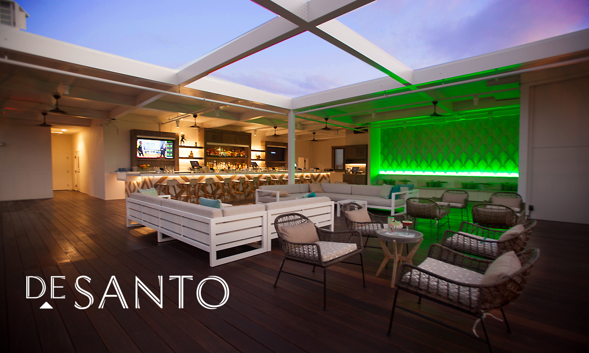 DeSanto Rooftop Bar stars in your eyes and worlds laid at your feet…