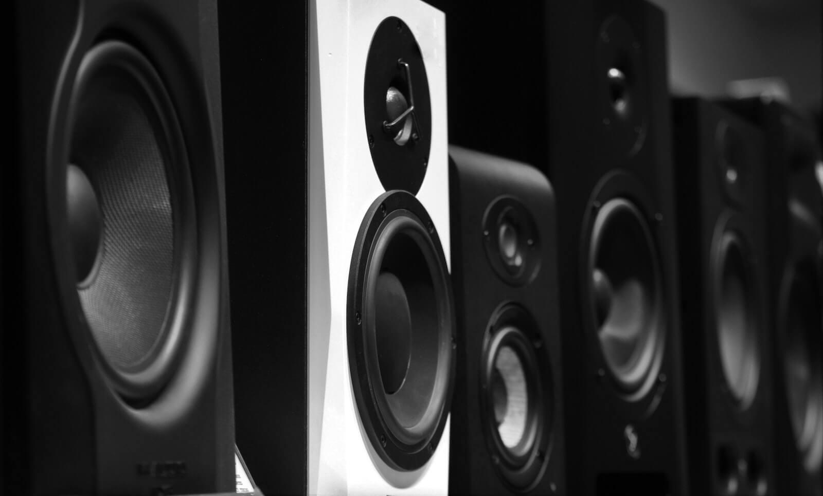 Active vs. Passive Speakers Differences Descriptive Audio