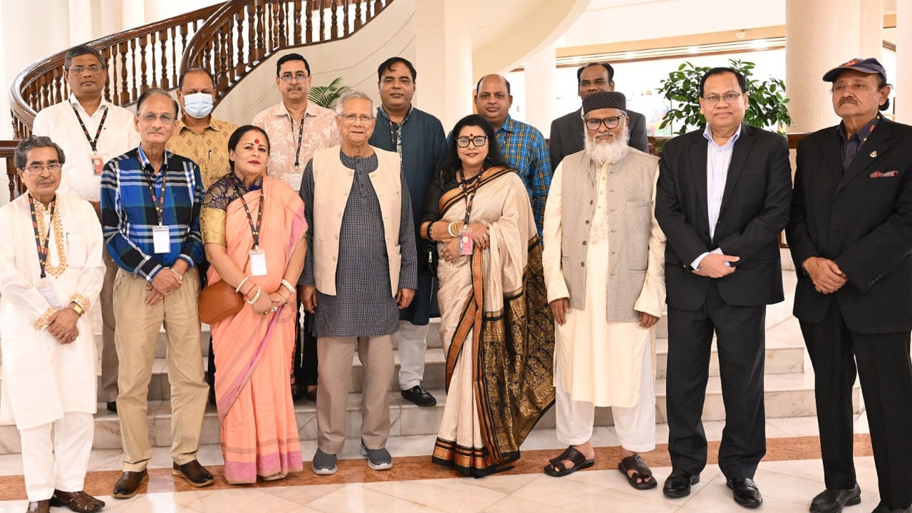প্রধান উপদেষ্টা মুহাম্মদ ইউনূসকে দুর্গাপূজা মণ্ডপ পরিদর্শনের আমন্ত্রণ