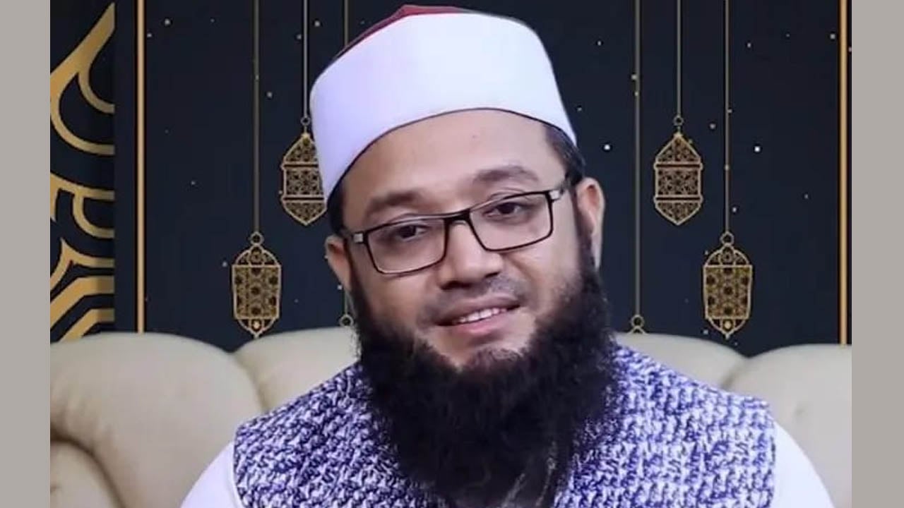 জাল সনদে সরকারি চাকরি: ইসলামিক ফাউন্ডেশন থেকে সাময়িক বরখাস্ত হয়েছেন ওয়াজ মাহফিলের পরিচিত বক্তা ফখরুল আলম