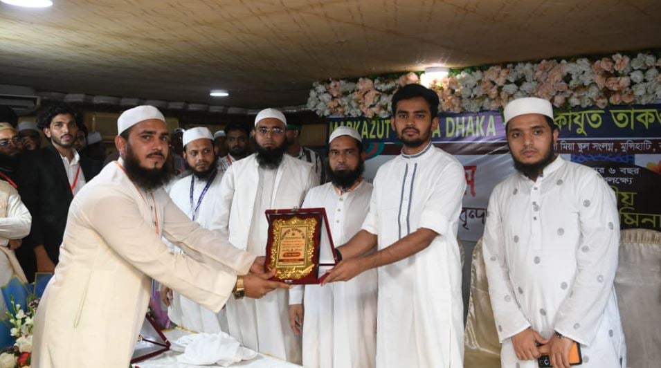 কামরাঙ্গীরচরে মাদ্রাসা শিক্ষার্থীদের পাশে আছি আশ্বাস দিলেন উপদেষ্টা আসিফ মাহমুদ সজীব ভূঁইয়া