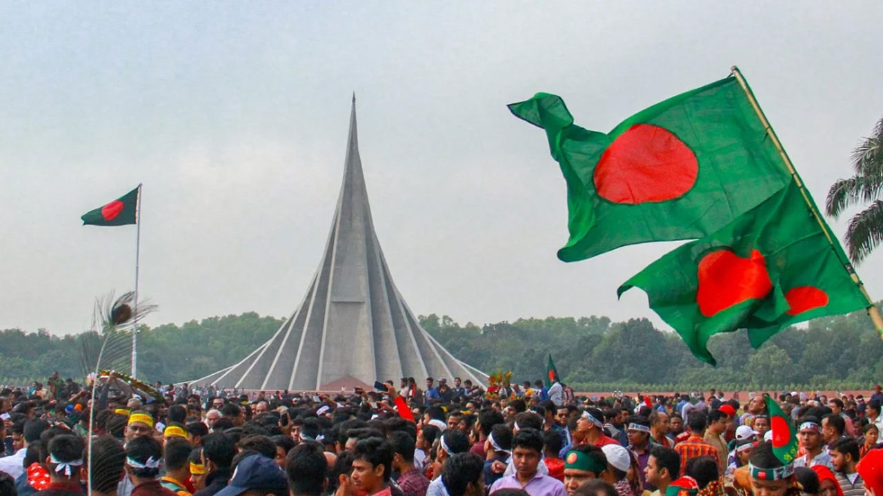 বিজয়ের মাস ডিসেম্বর: বাংলাদেশের স্বাধীনতার গৌরব ও বেদনা