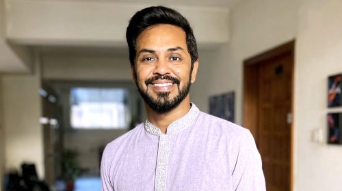 ভোট দিয়ে তরুণদের বার্তা দিলেন নির্মাতা আশফাক নিপুন