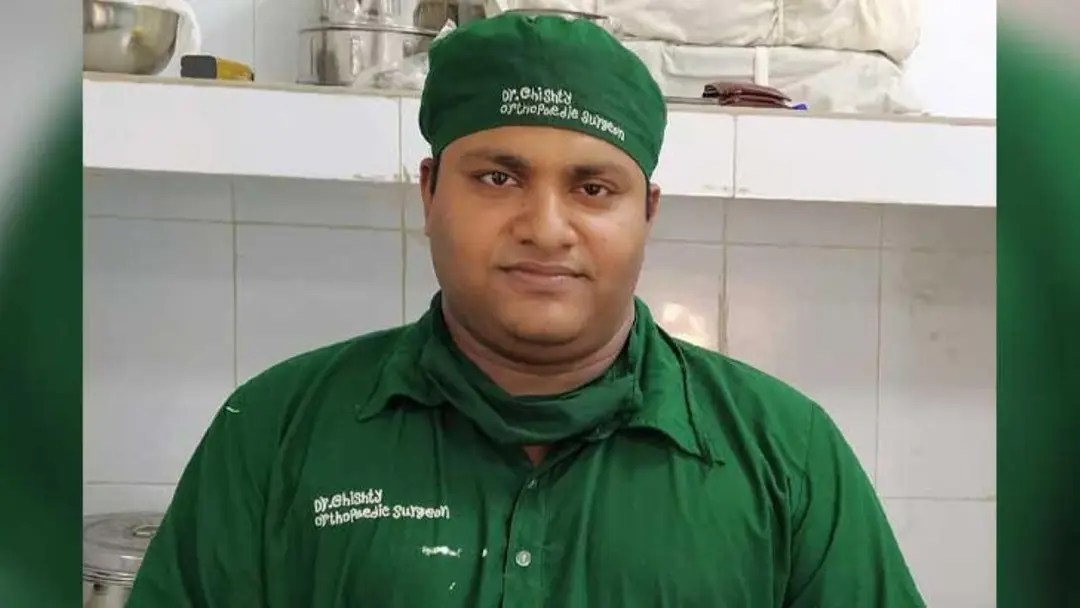 সরকারি ডিউটি ফেলে বেসরকারি হাসপাতালে রোগী দেখায় চিকিৎসকের নিবন্ধন বাতিলের নির্দেশ