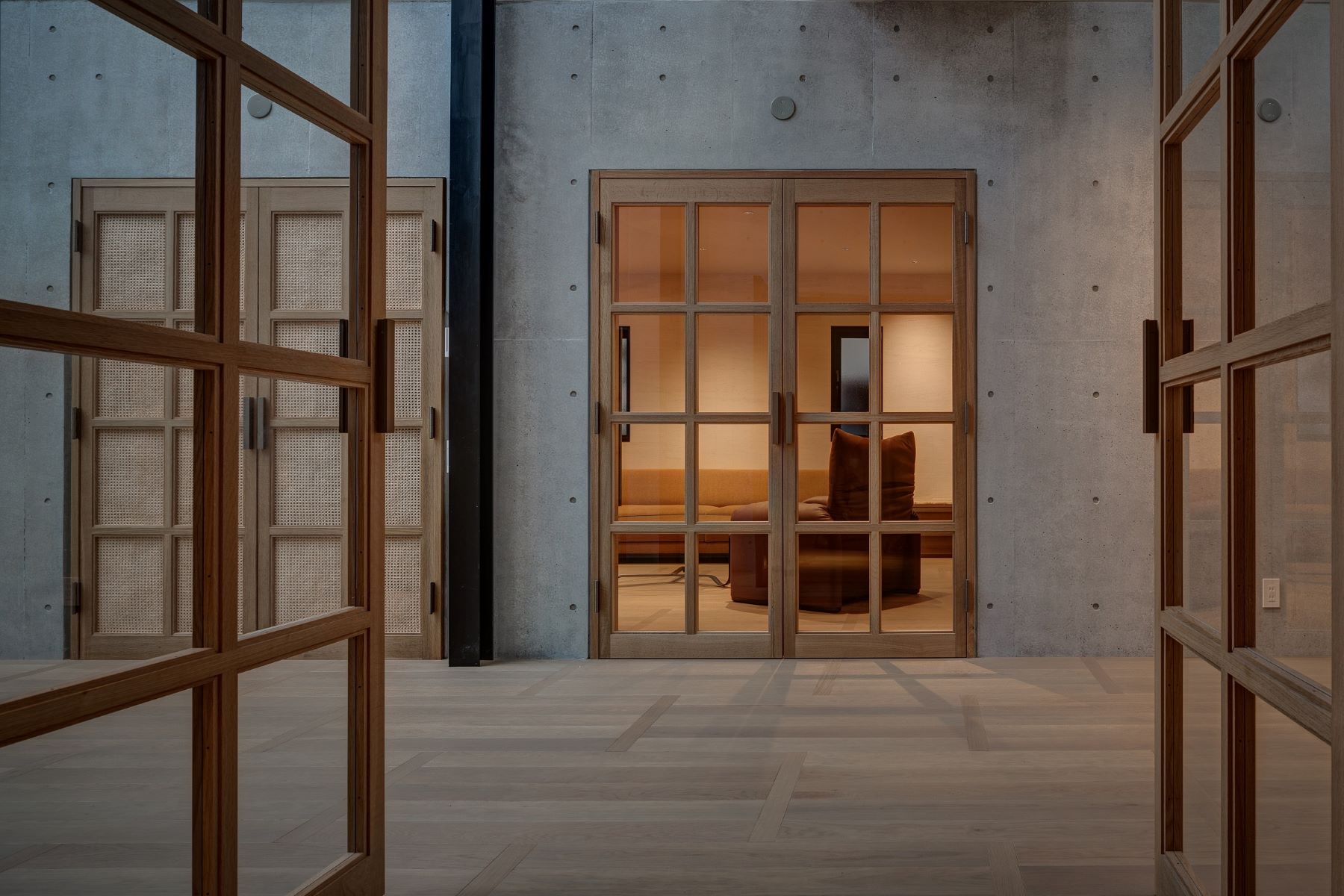 X HOUSE WORKS Des!gn Eight Co.,Ltd.