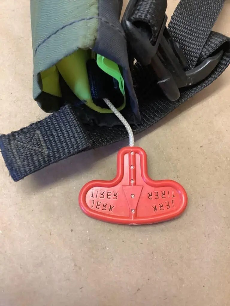 The 4 Best Plus Size Life Jackets for Big Guys and Gals