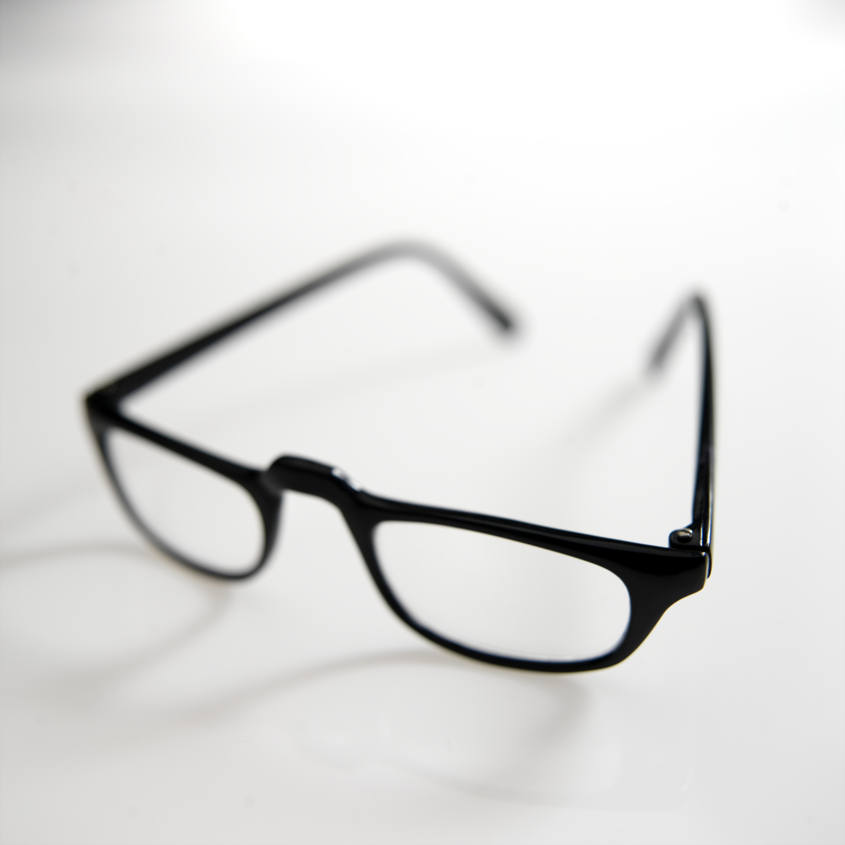 Design ideas for reading glasses laced with the latest tech Designbuzz