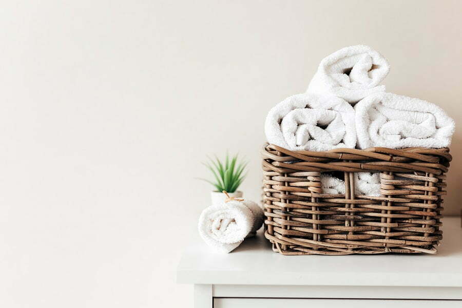 How to Decorate Towels in Your Bathroom