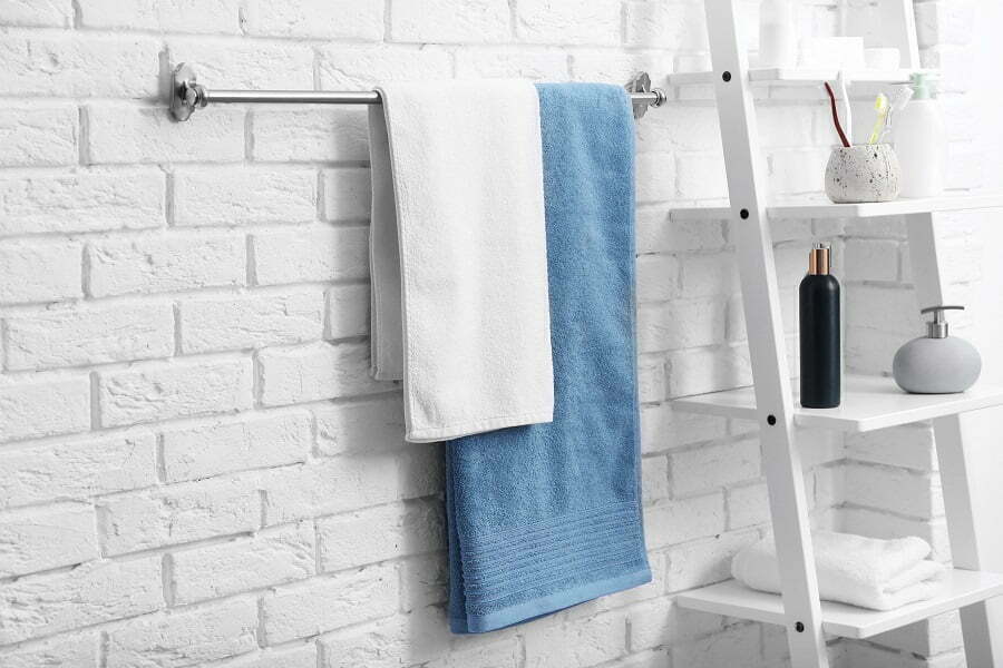 How to Decorate Towels in Your Bathroom