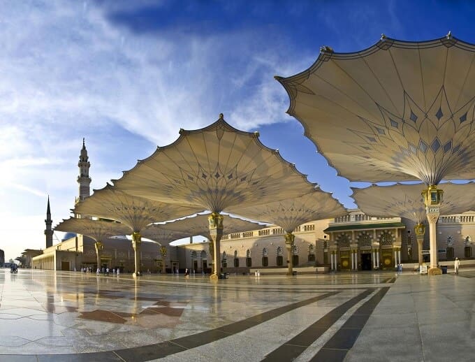 HighTech Giant Umbrellas Improve AlMasjid alNabawī Mosque’s Natural