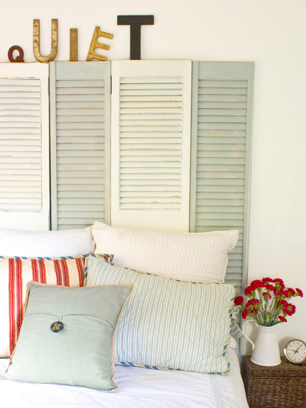 Avec des cadres photos, en bois de récup, plus simple encore, opter pour une tête de lit palette, ou à peindre directement sur le mur. 45 Exemples De Tete De Lit Originale En Styles Differents