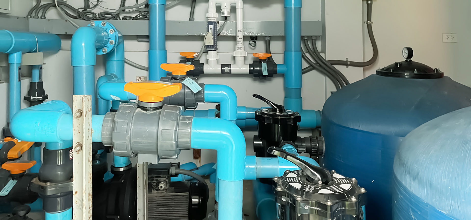 Saltwater Pools How Does a Saltwater Pool System Work? Poolaid