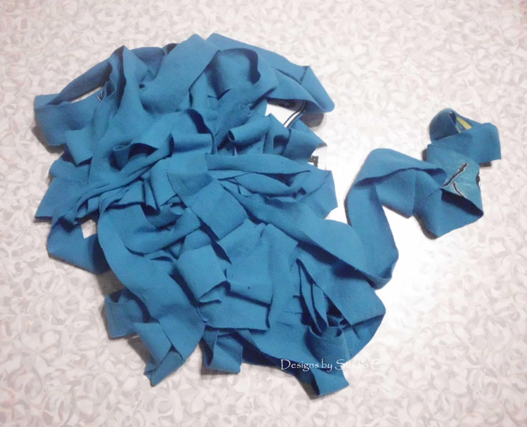 How to Recycle a TShirt into Yarn