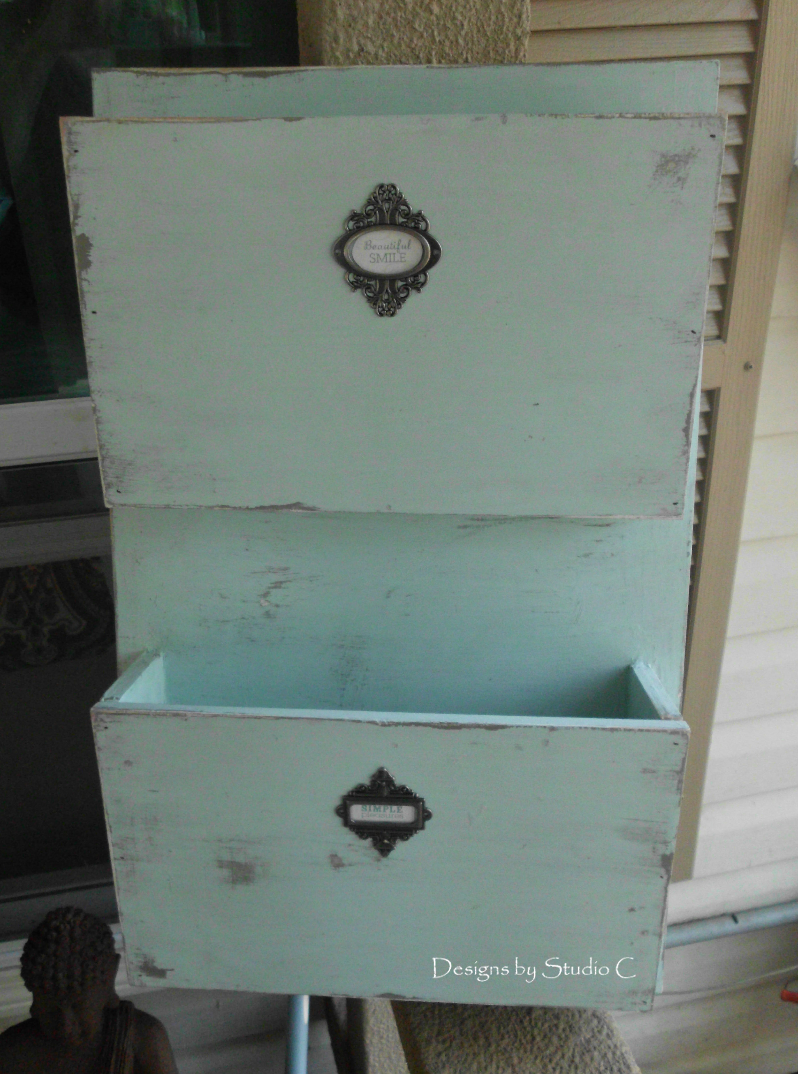 A Fabulous Wall Organizer Inspired by a Catalog Piece