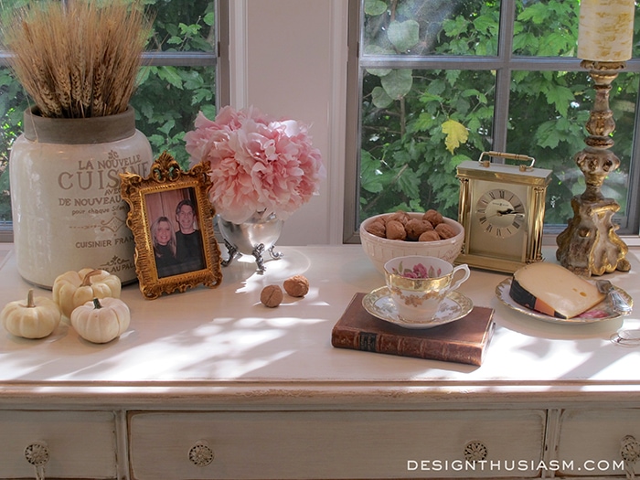 5 Fall Decor Tips for Your Desk DesignThusiasm