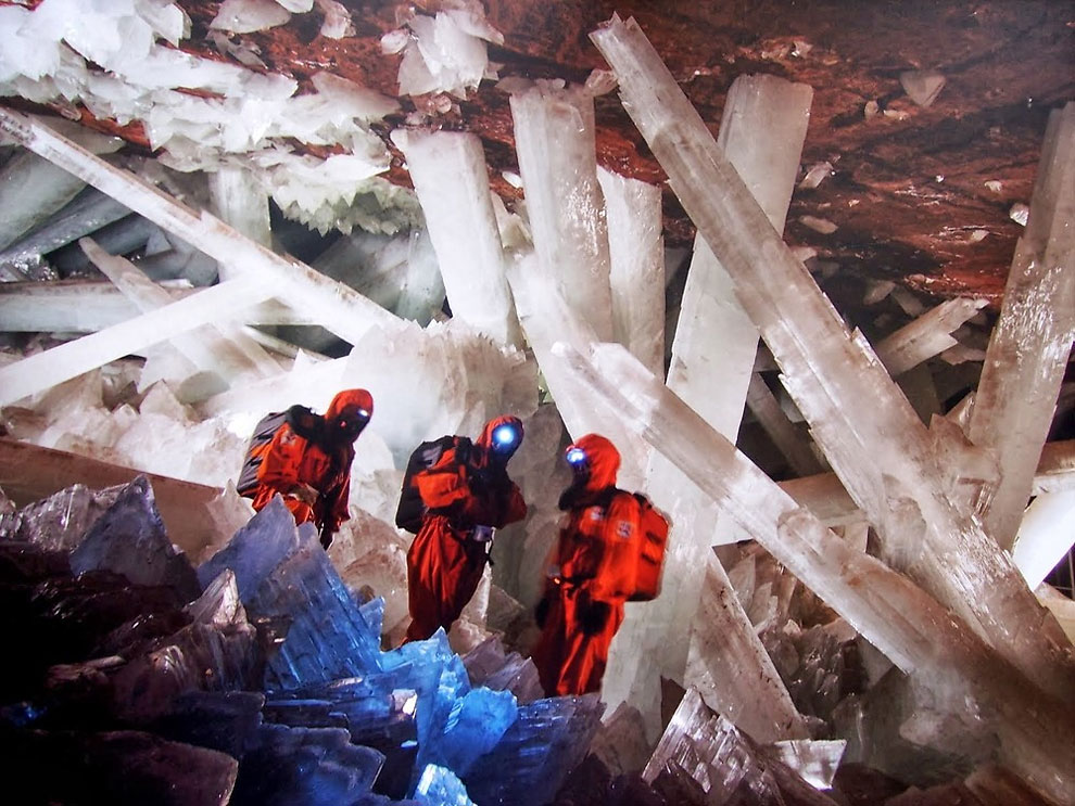 Giant Crystal Cave In Naica, Mexico The Place Where Superman Was Born