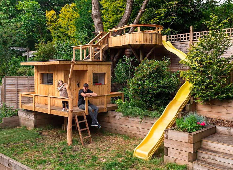 Dad Builds Incredible Tree House In His Garden For Kids For Just 150