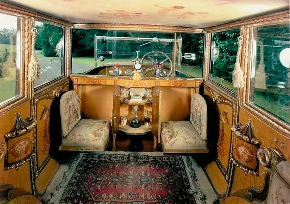 See Inside a 1926 RollsRoyce Phantom, the Most Expensive RollsRoyce