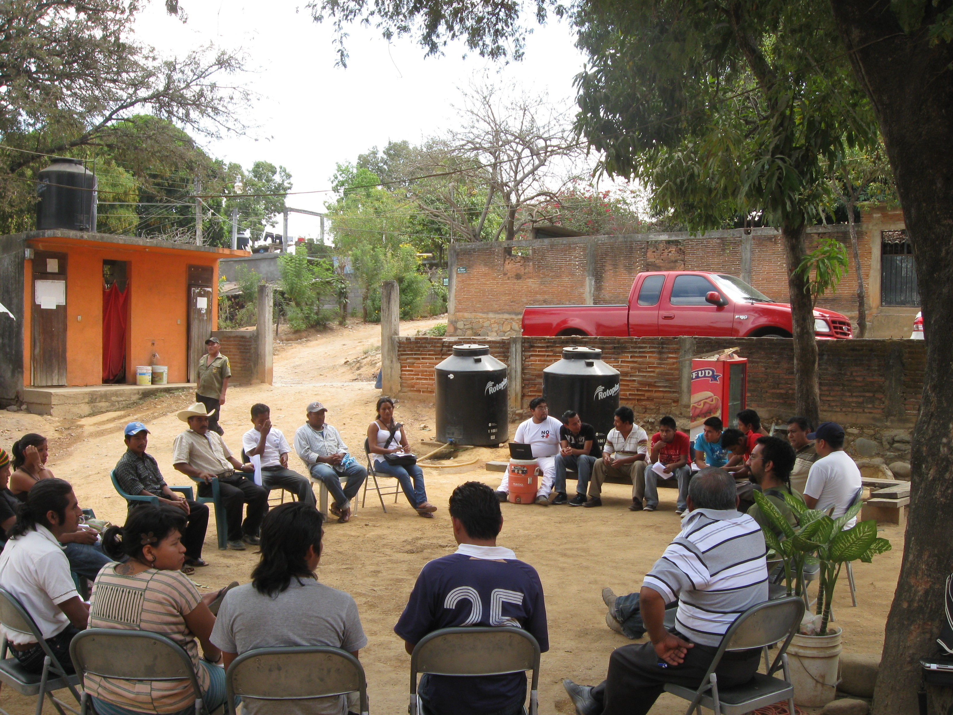 Se fortalecen las radios libres en Guerrero Desinformémonos