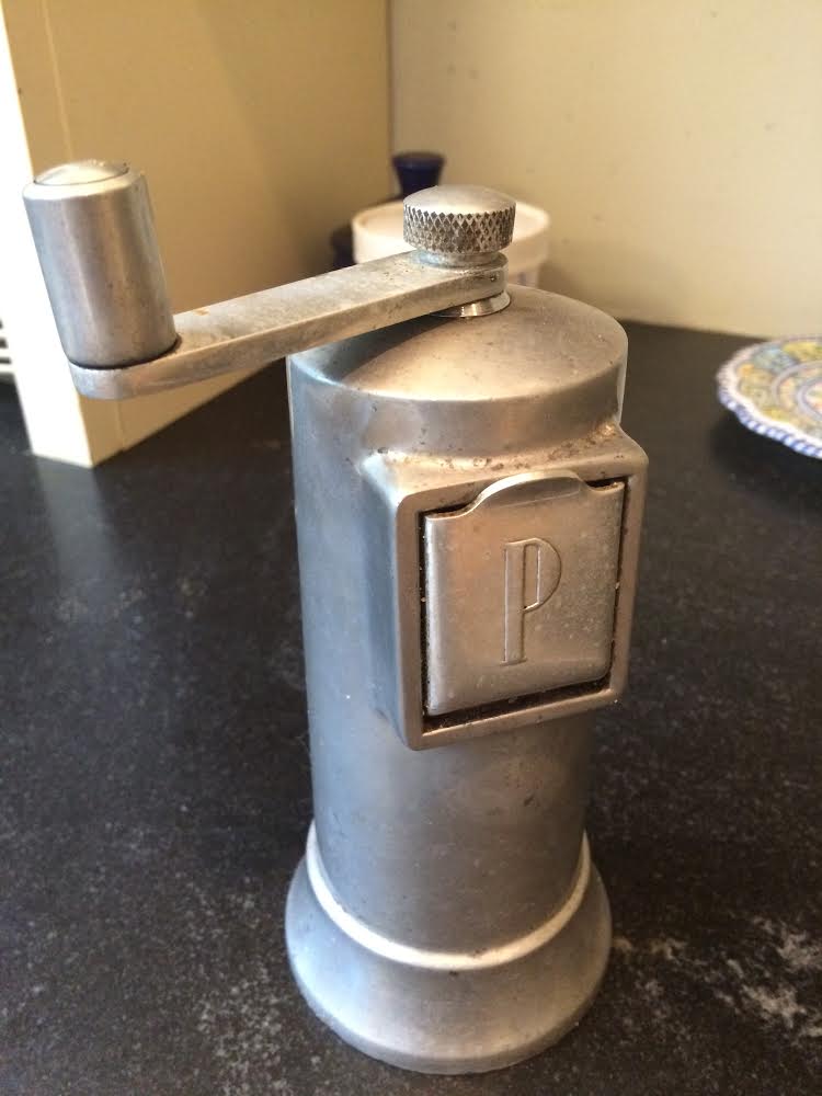 WIG Hand Crank Pepper Grinder