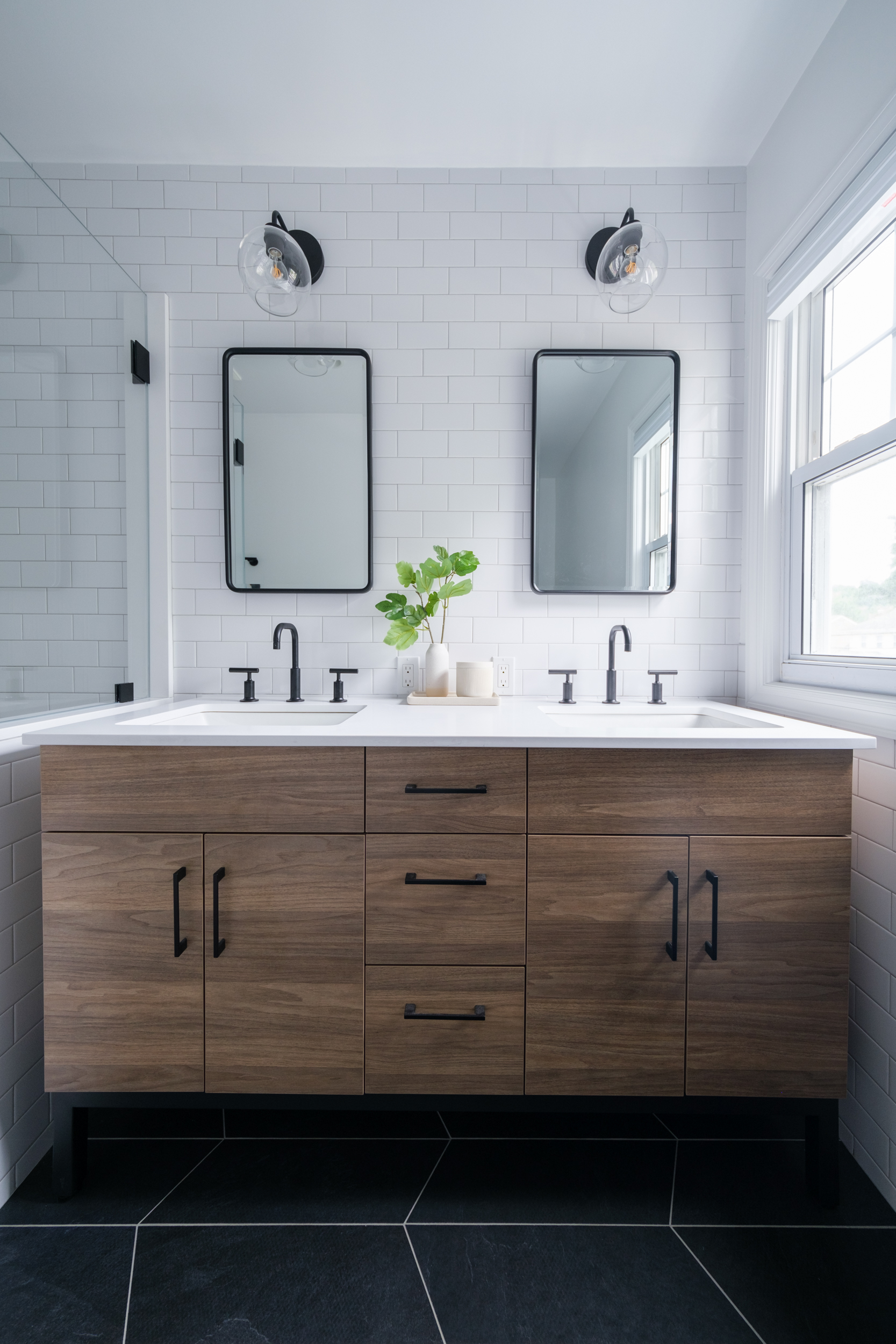 Pelham Modern Bathroom Desire KBD