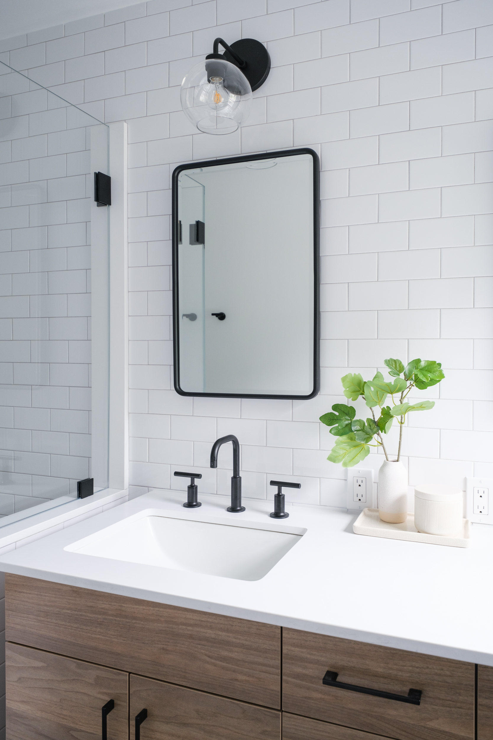 Pelham Modern Bathroom Desire KBD