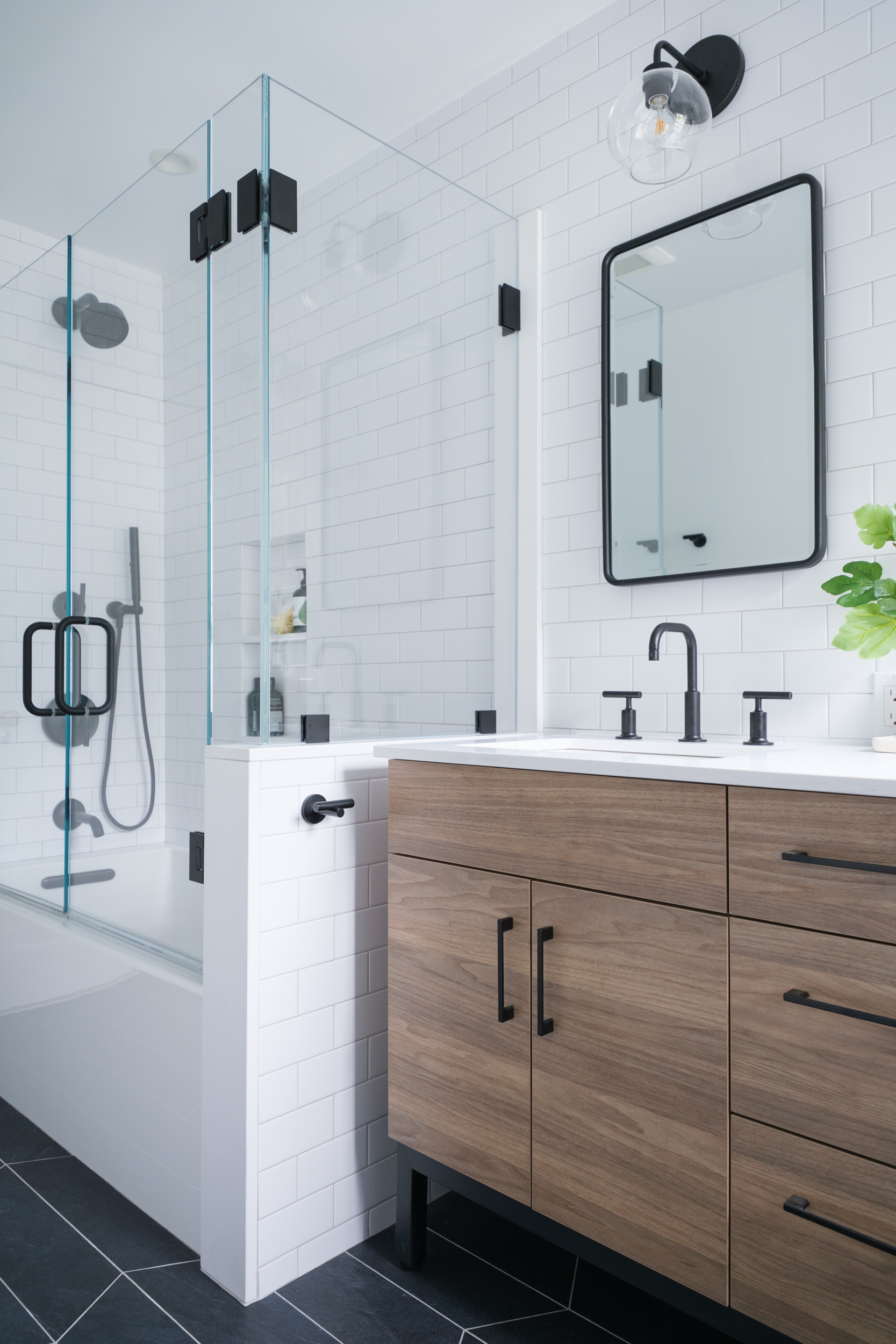 Pelham Modern Bathroom Desire KBD