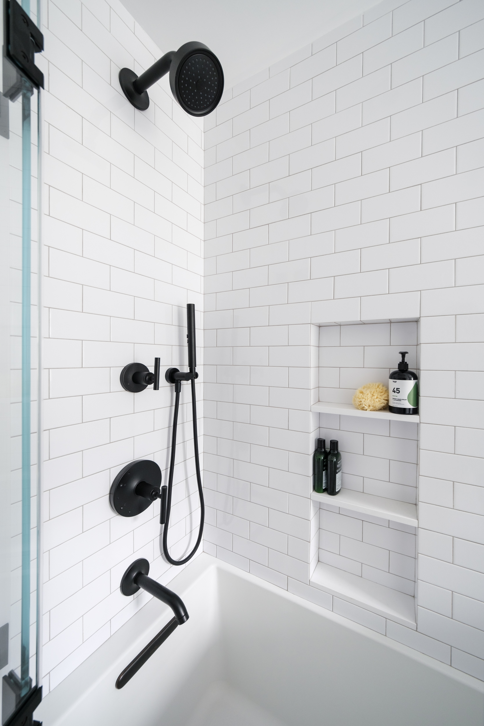 Pelham Modern Bathroom Desire KBD