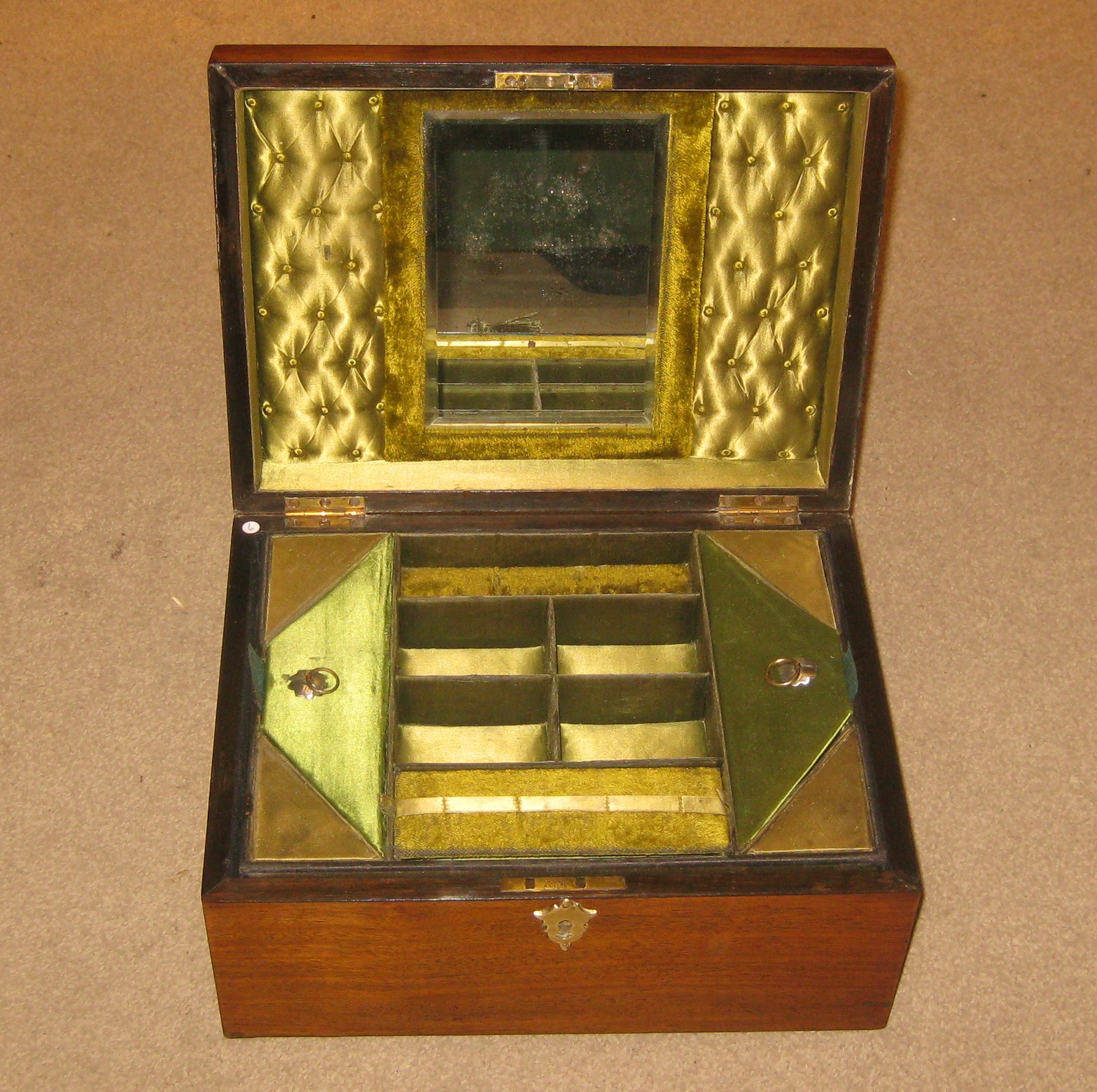Victorian walnut jewellery/vanity box Dorking Desks
