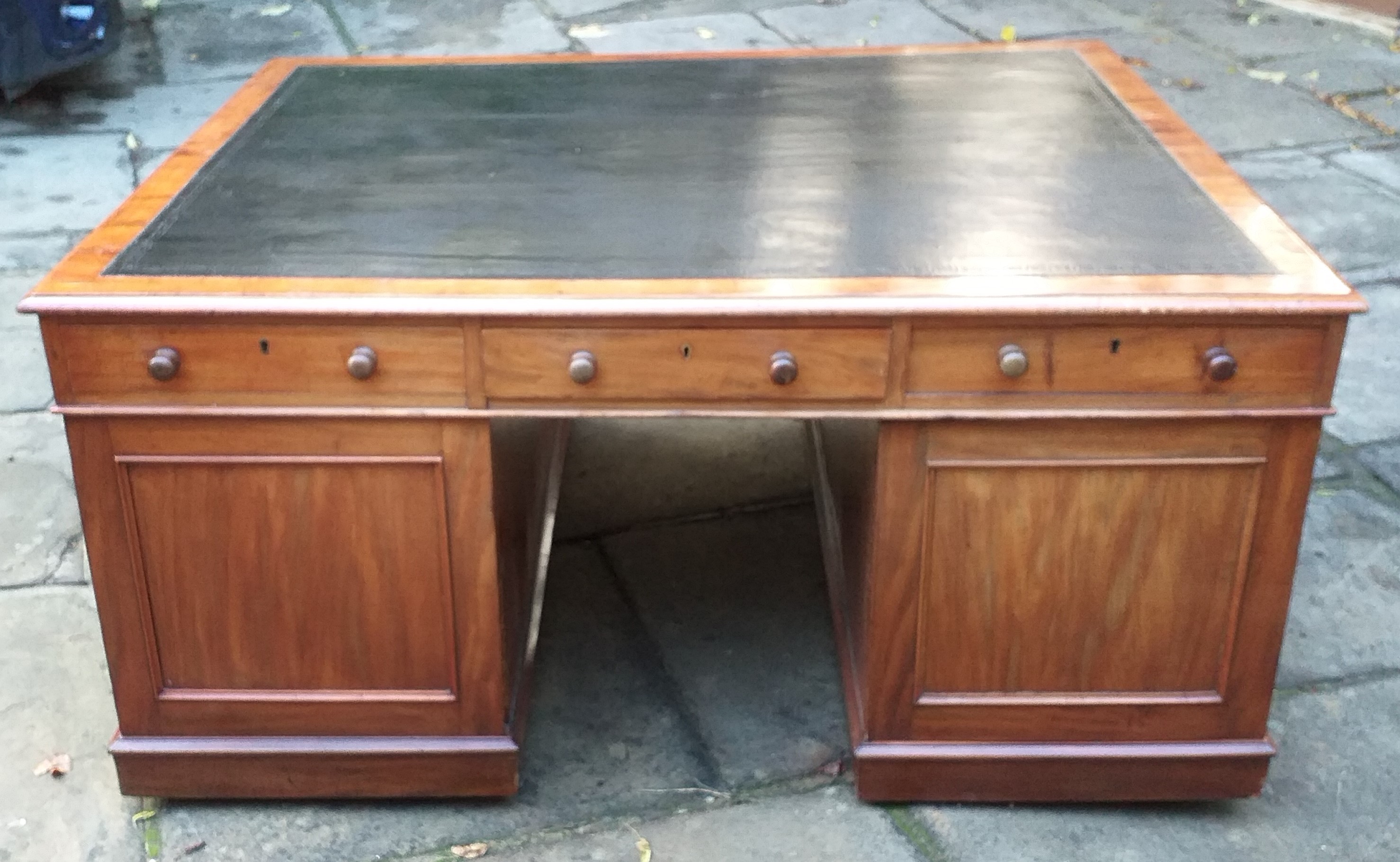 Fine Victorian golden mahogany pedestal partners desk. Dorking Desks