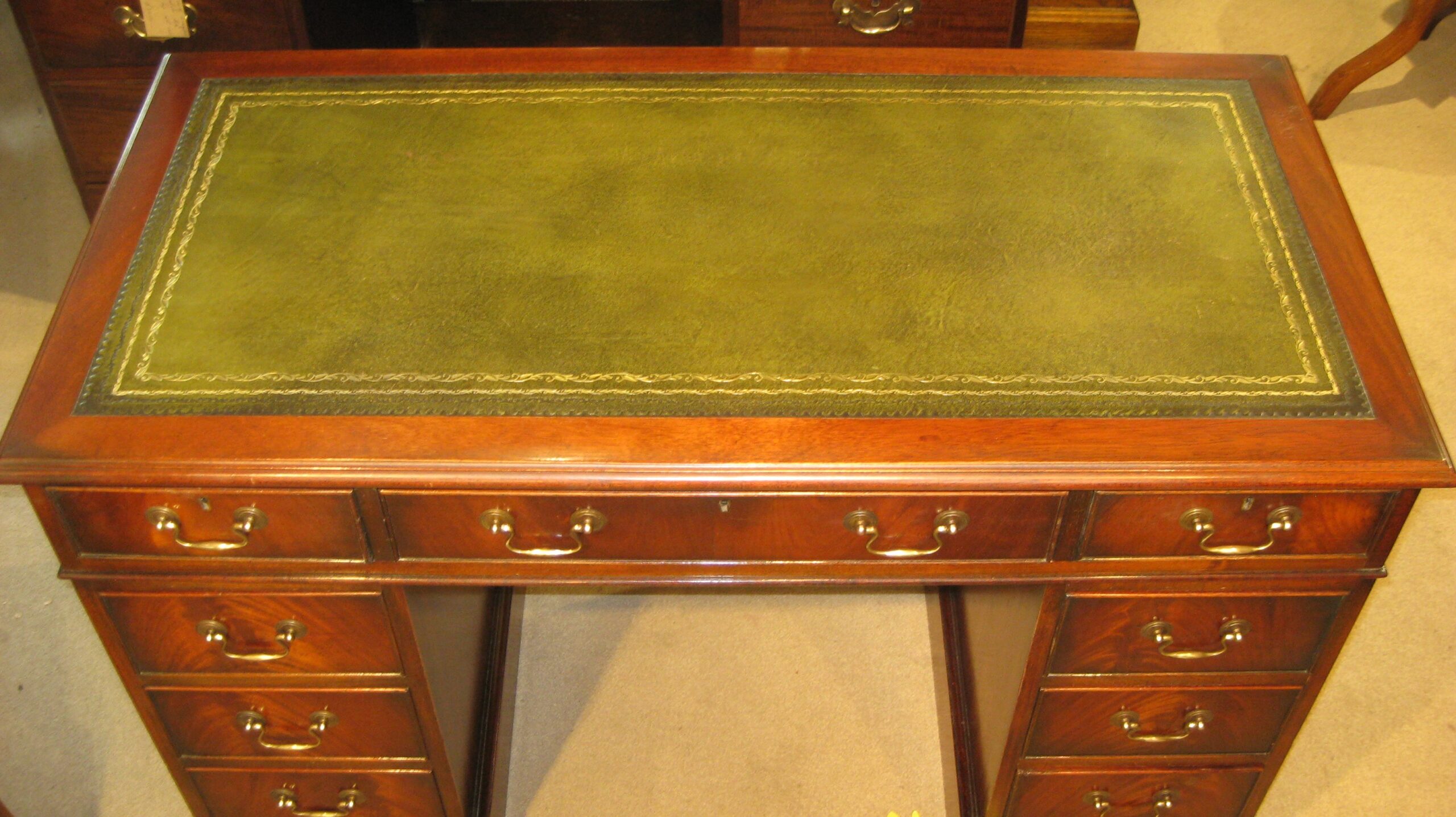 Good quality, Victorian style, reproduction mahogany pedestal desk