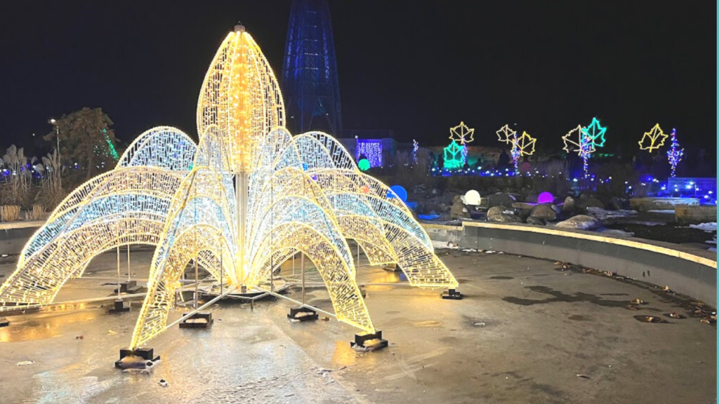 Where to find Christmas Lights in and around Des Moines, Iowa