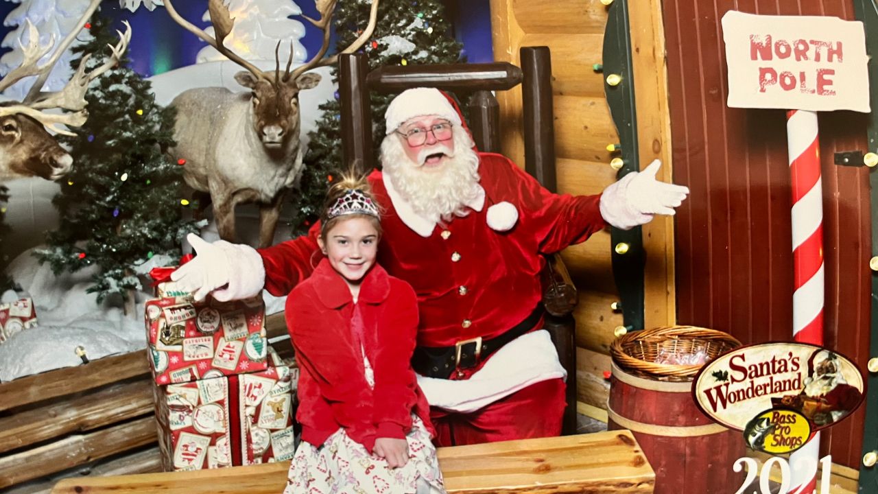 Free Fun at Bass Pro Shops Santa's Wonderland