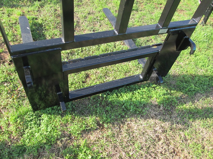 CL4/Pallet Forks/ Hay Spears CL4 Euro/Global Pallet Forks Dan's