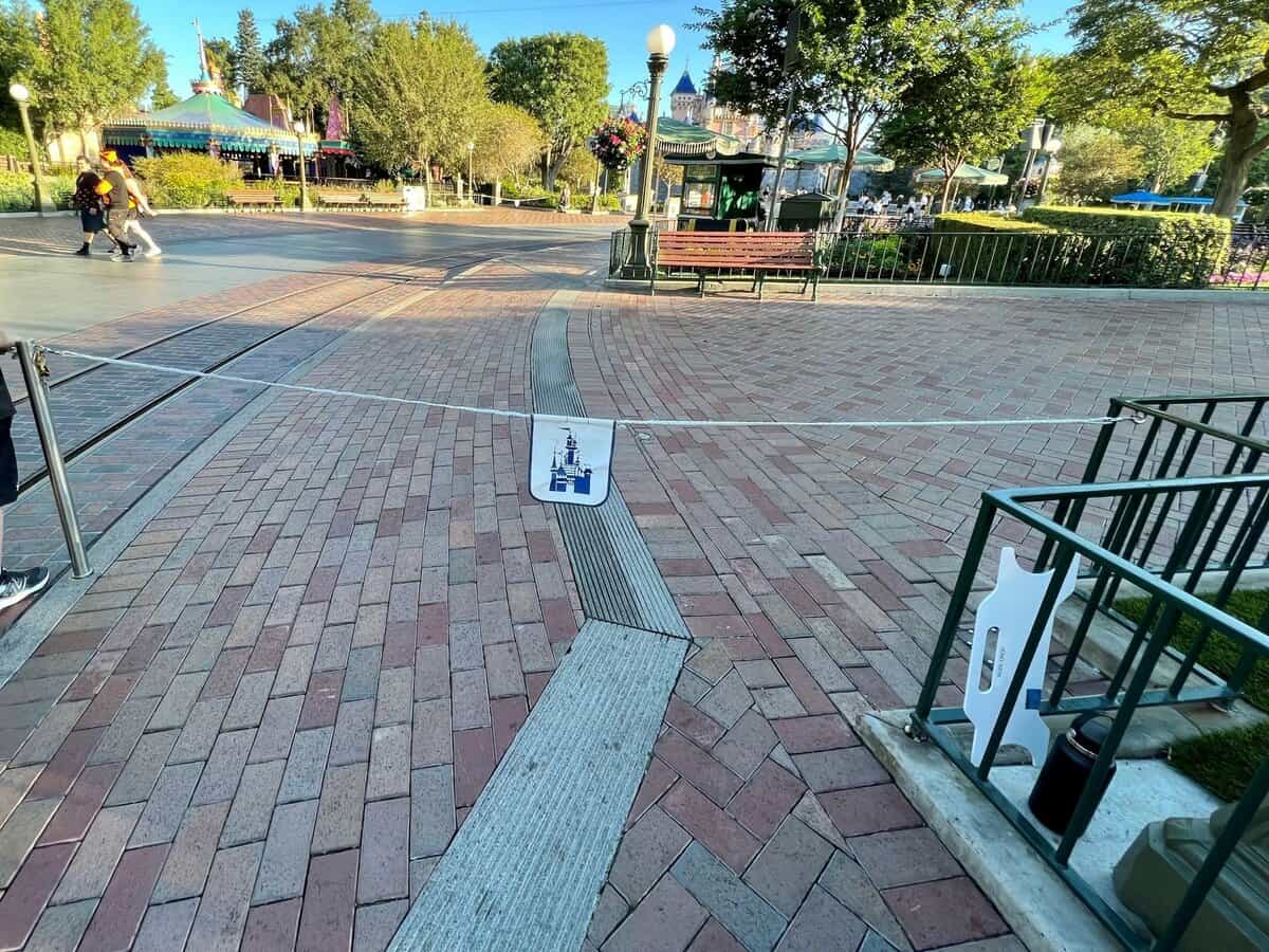 Rope drop at Disneyland Best strategies (2024) Destination Checkoff