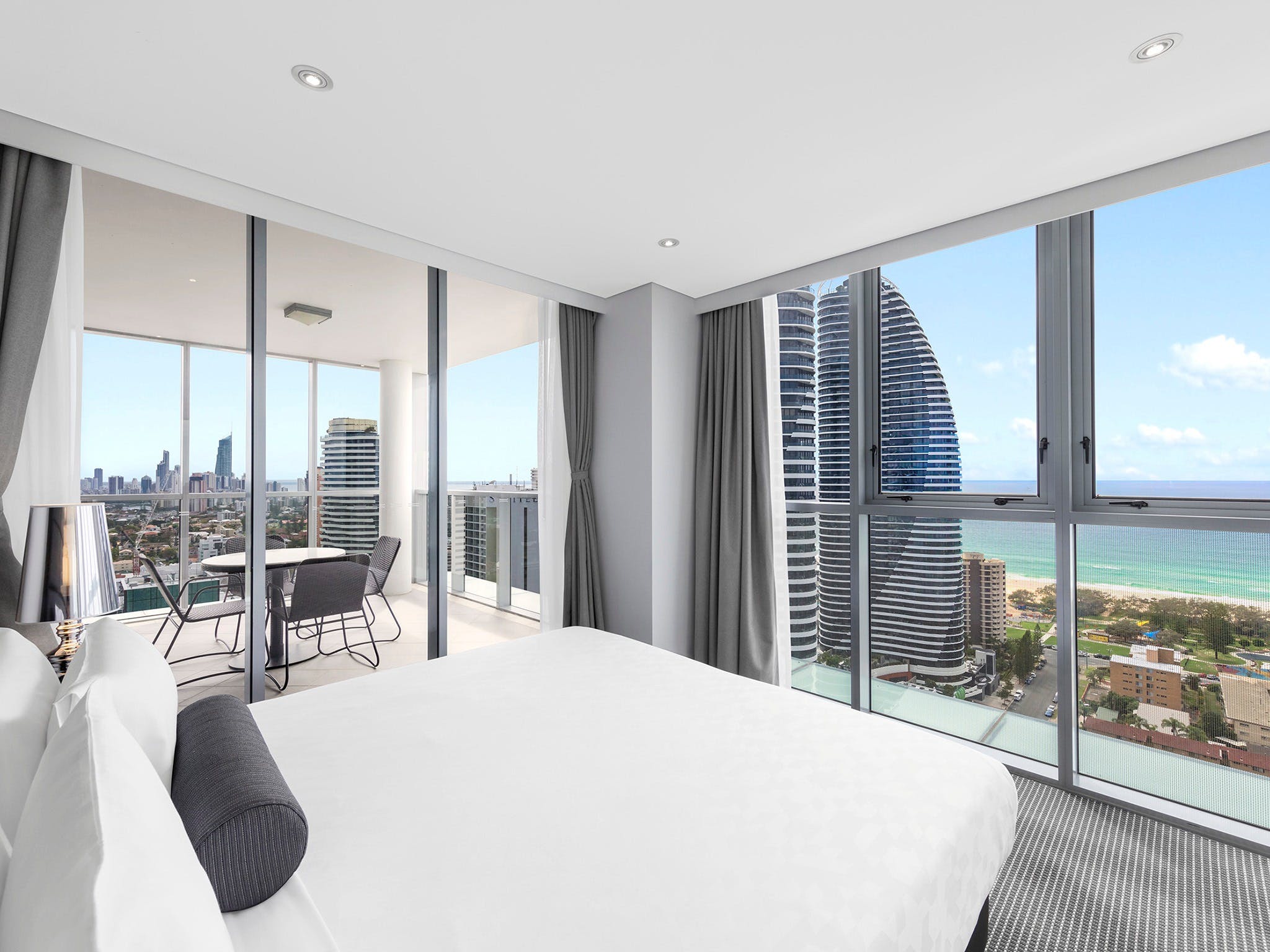 Meriton Suites Broadbeach Destination Gold Coast