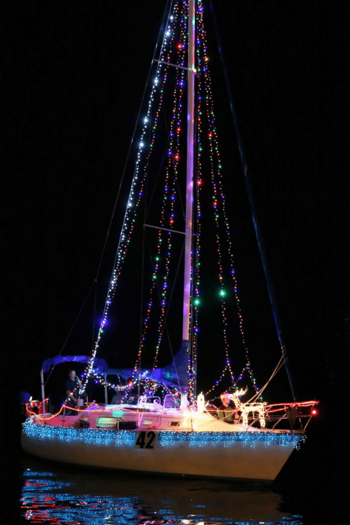 A Holiday Tradition Panama City Boat Parade Of Lights — Destination